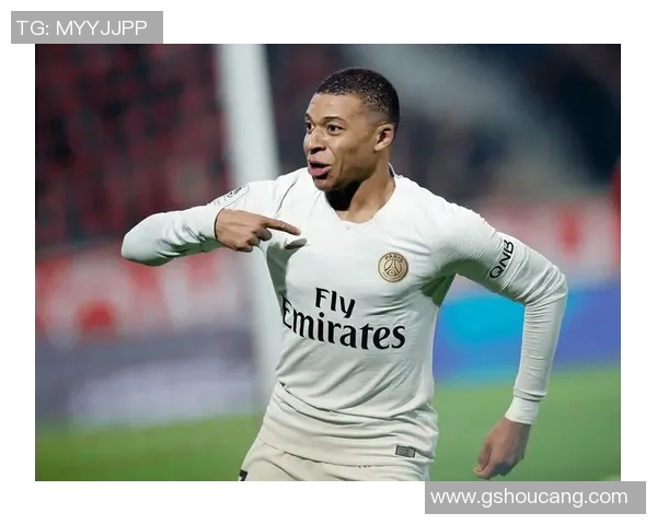 蓝宝石姆巴佩引领未来足球风潮成全球球迷热议话题 蓝宝石姆巴佩引领未来足球风潮成全球球迷热议话题